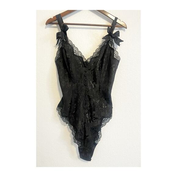 Victoria's Secret Vintage Gold Label Lingerie Lace Teddy Onesie Black Medium - Picture 2 of 10